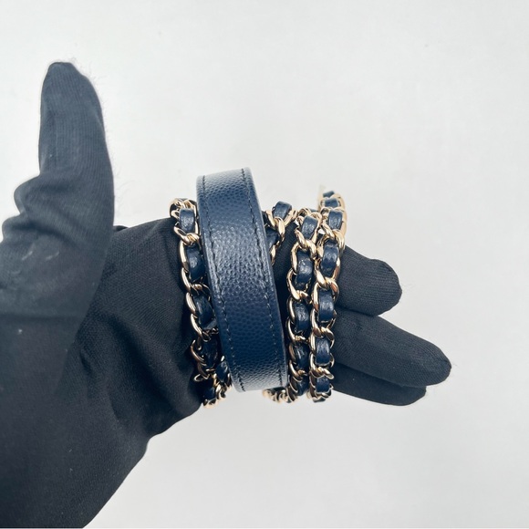 CHANEL Coco Handle Medium Flap Bag Black Caviar Leather - Picture 3 of 15